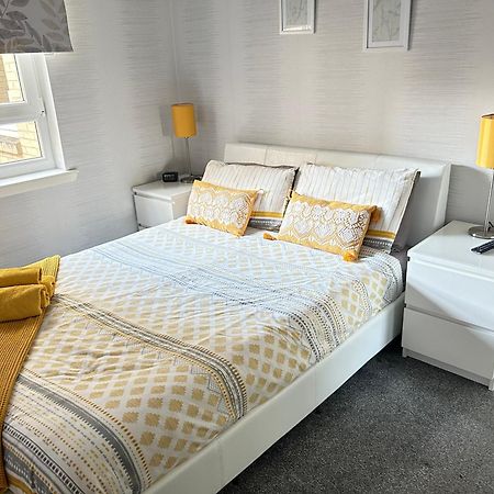 Paisley Central Apartment #3 ภายนอก รูปภาพ