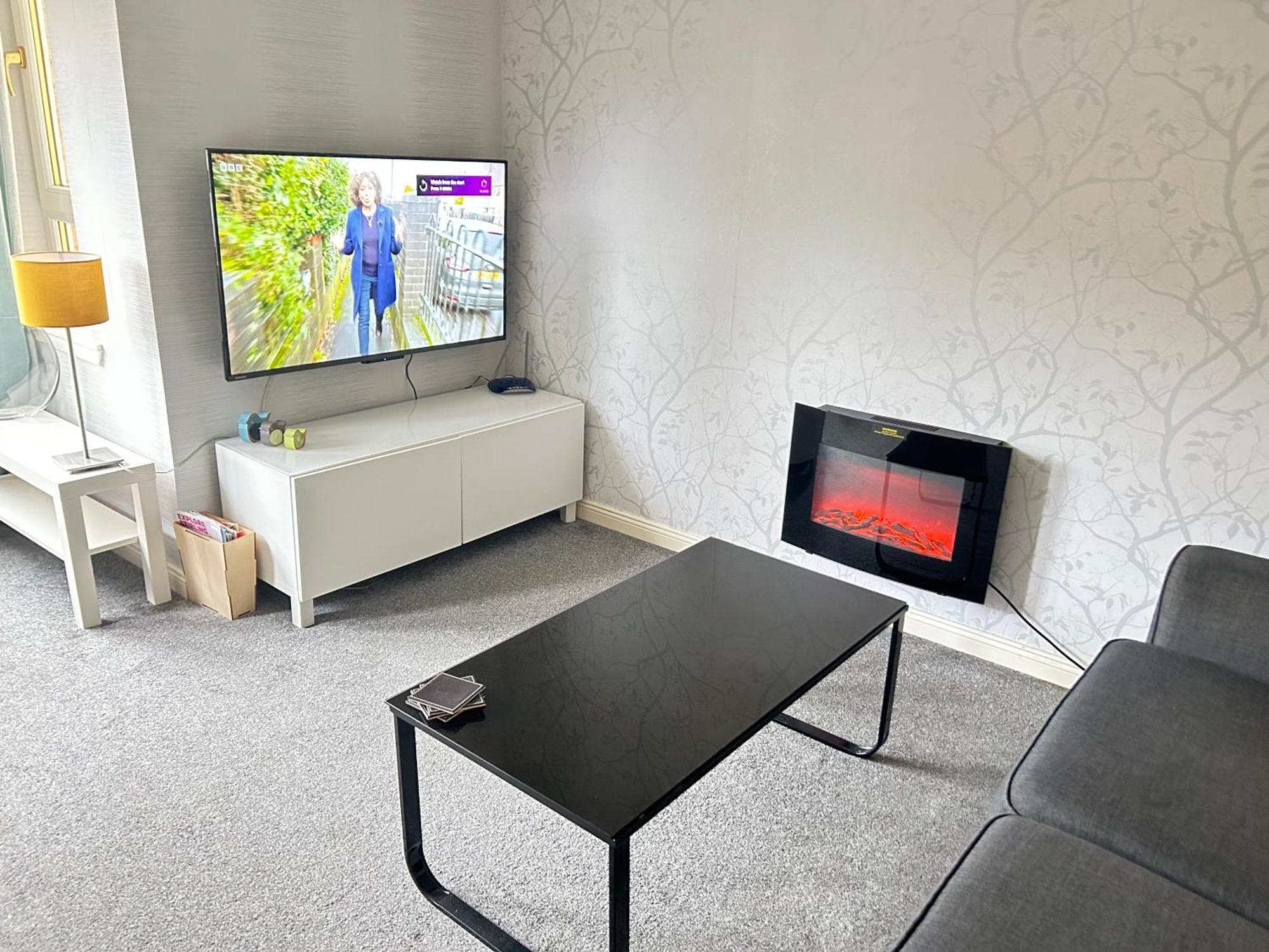 Paisley Central Apartment #3 ภายนอก รูปภาพ