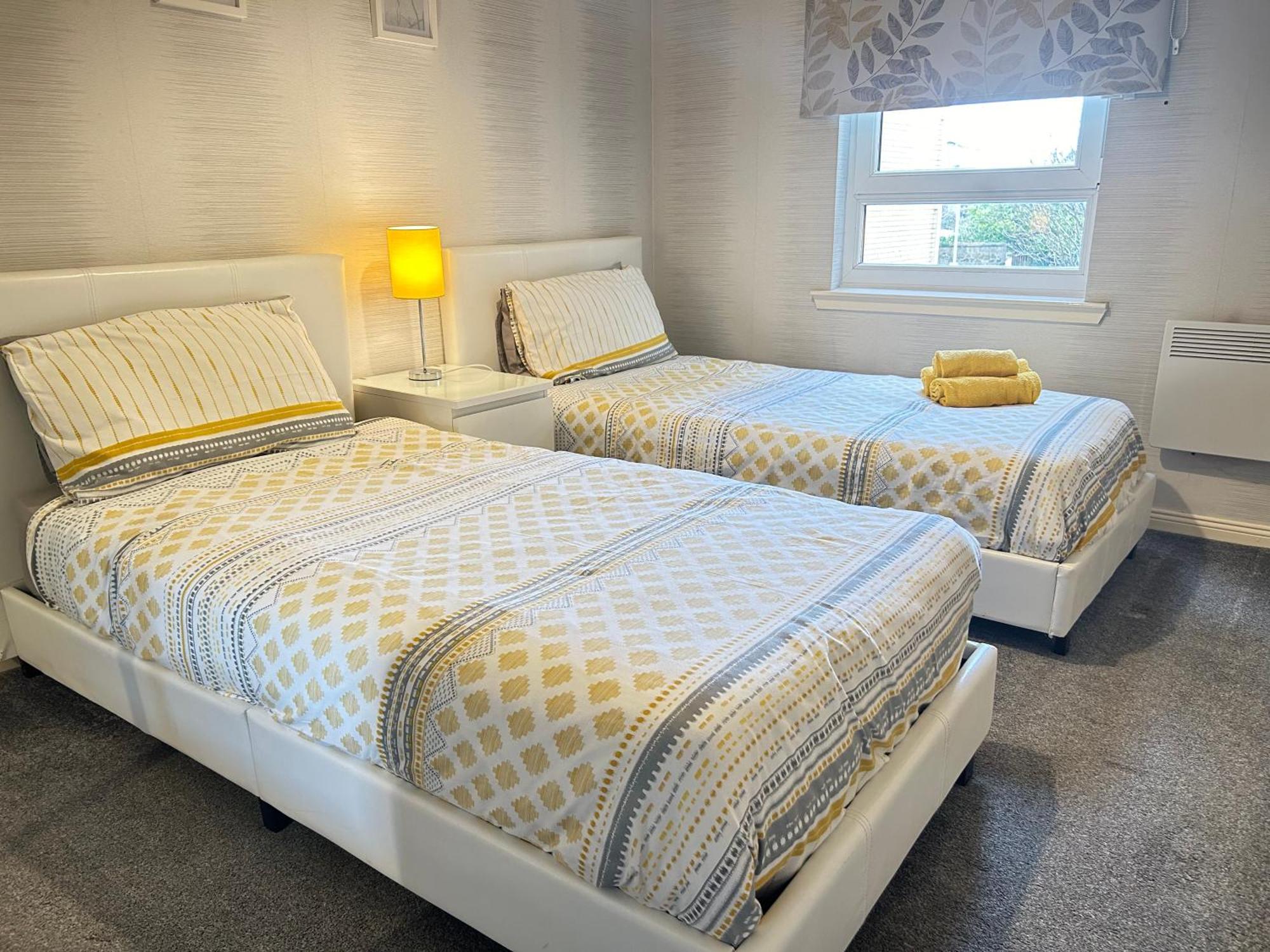 Paisley Central Apartment #3 ภายนอก รูปภาพ