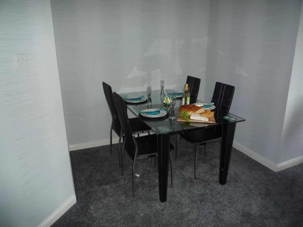 Paisley Central Apartment #3 ภายนอก รูปภาพ