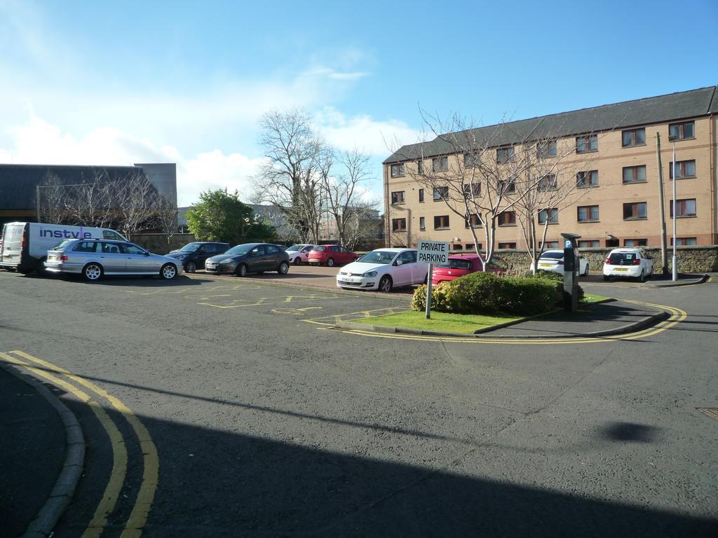 Paisley Central Apartment #3 ภายนอก รูปภาพ